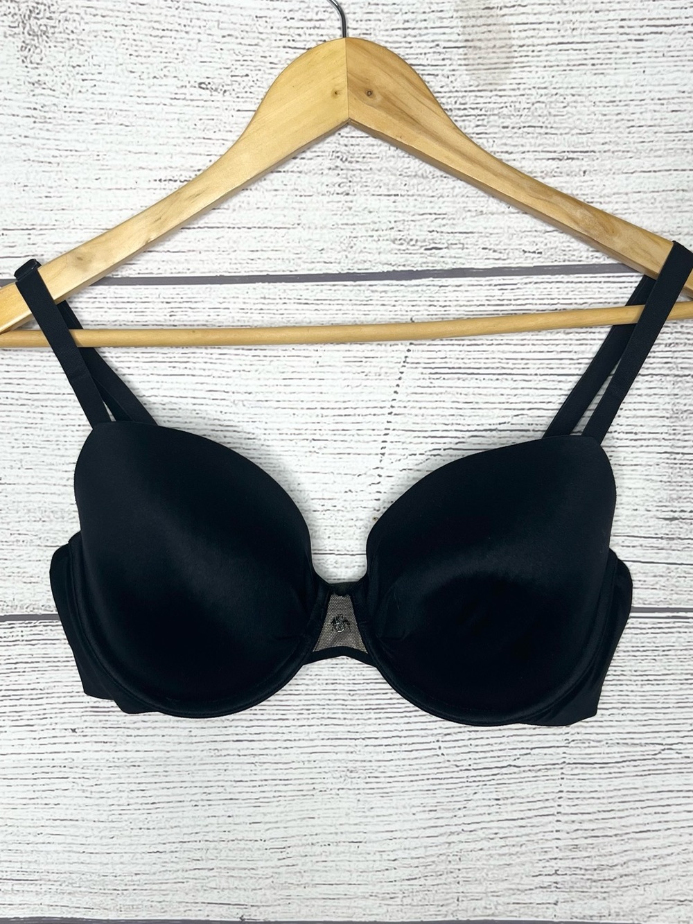 Fabulous by Victoria’s Secret Black Lined Demi Bra Size 36D Underwire Smooth Cup